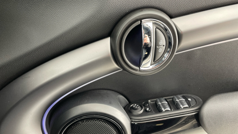 MINI Hatchback 1.5 Cooper Exclusive 5dr Auto [Comfort Pack] Petrol Hatchback